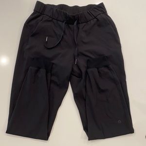Lululemon On The Fly Jogger size 4